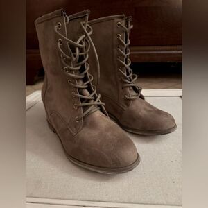 BEAU + ASHE Taupe Faux Suede Size 9.5 Rock Wedge Boots Booties Lace Up NWOT